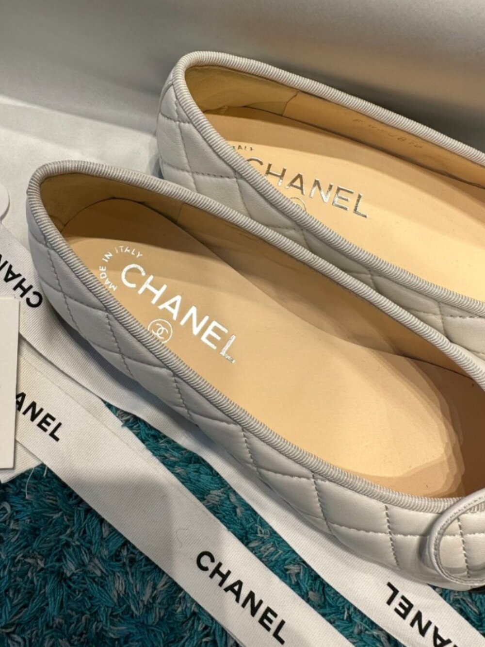 CHANEL Two-Tone Ballerina Ballet Flats - Picture 5 of 9